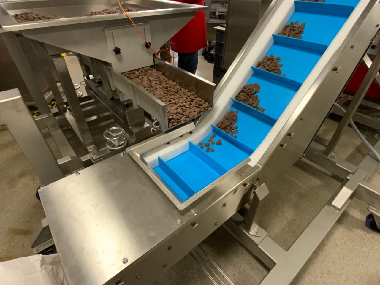 Image of a continuous melting machine in action. 